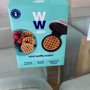 Weight Watchers Mini Waffle Maker  4" Never been used